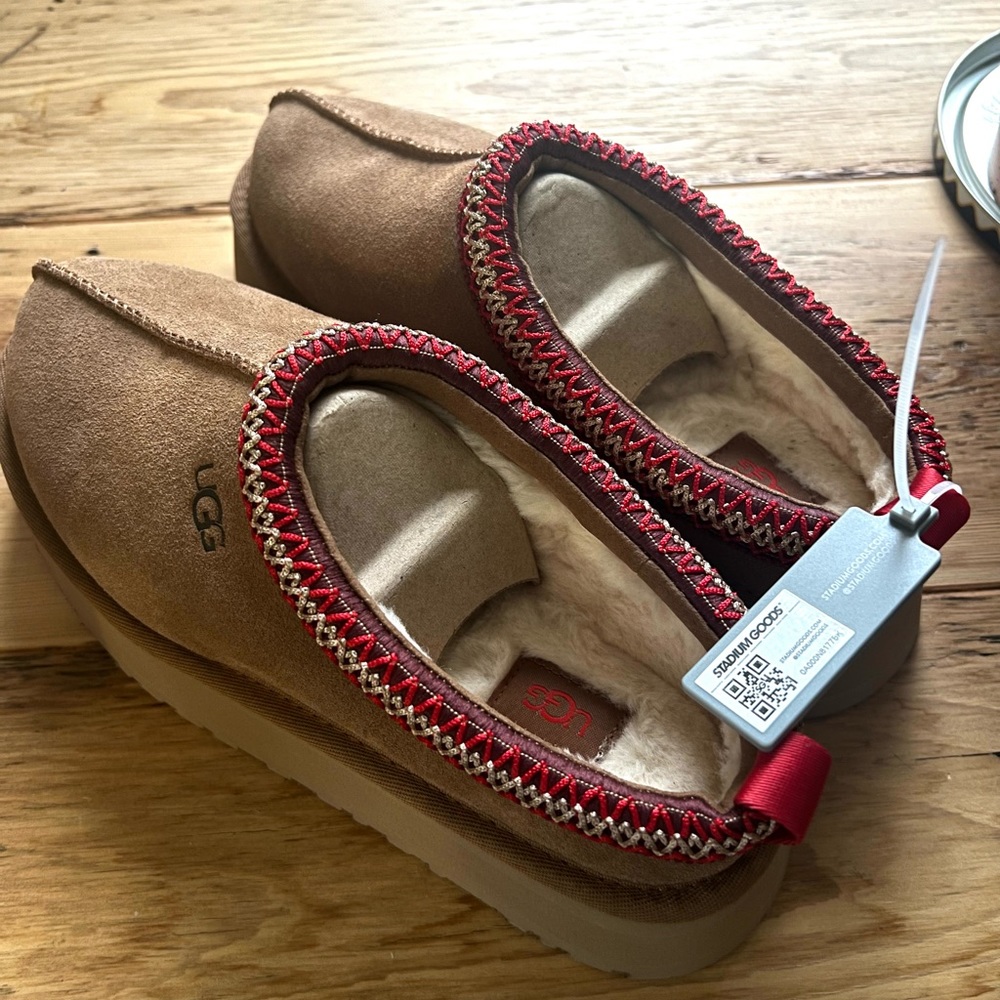 UGH TAZZ SIZE 8 NWT
